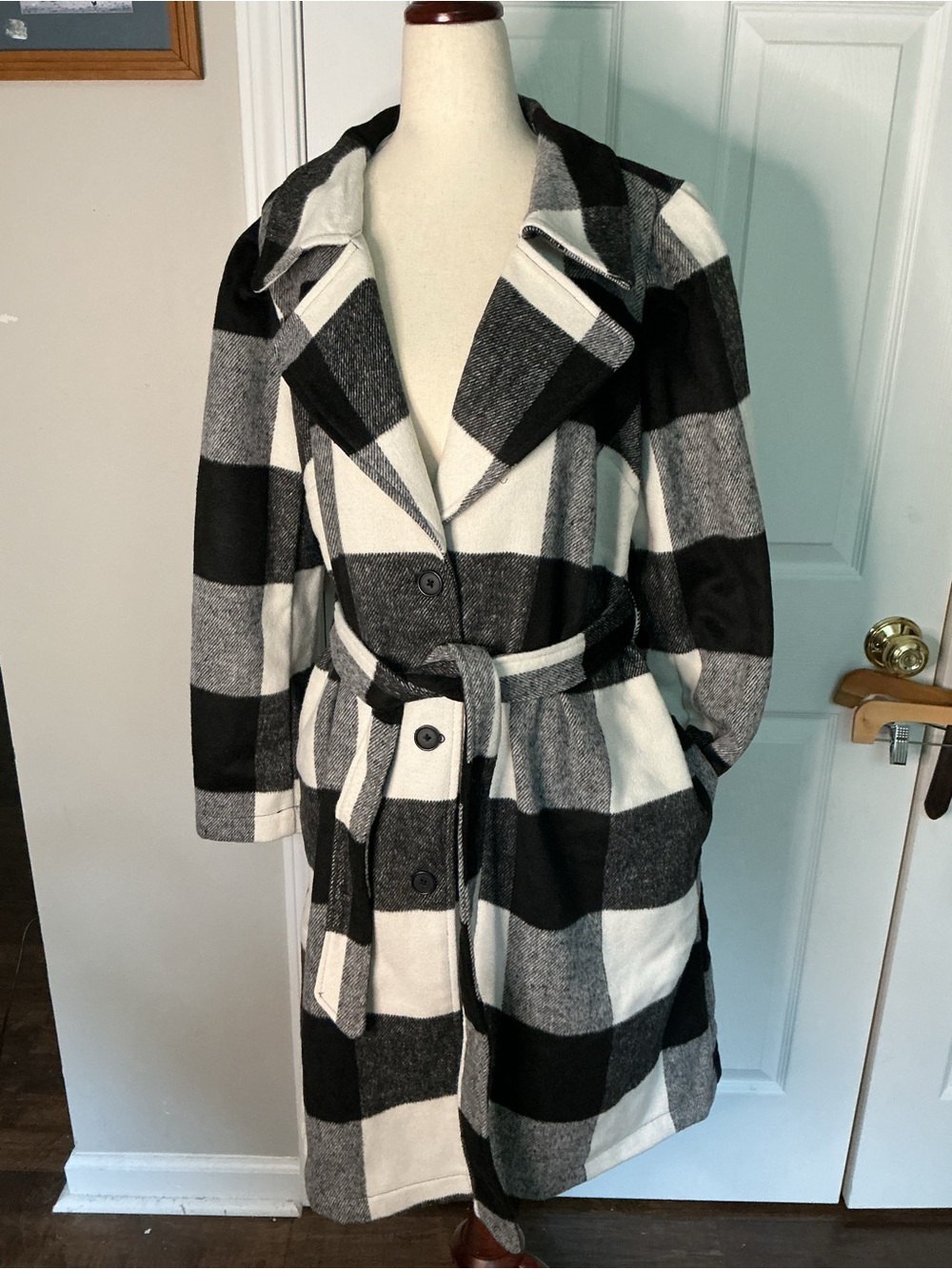 G by Giuliana Black & White Buffalo Plaid Belted Trench Coat